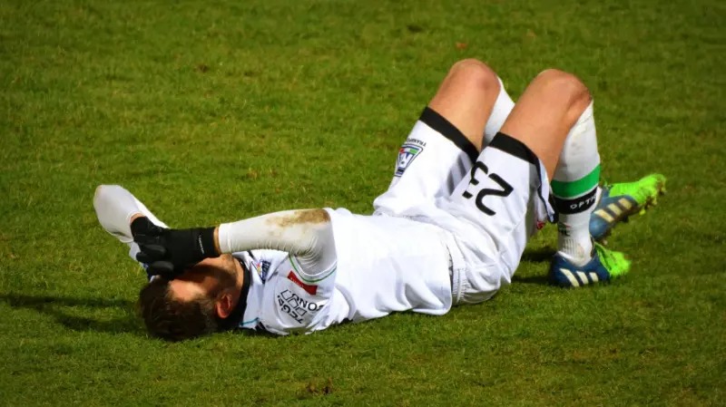 Fracture First Aid — Immobilization and Splinting Illustration